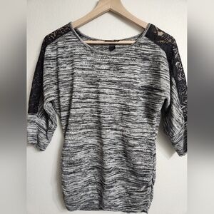 Iz Byer Gray Top 3/4 Sleeves Black Lace Shoulder Accents Size Large